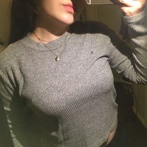 Gray ribbed long sleeve shirt